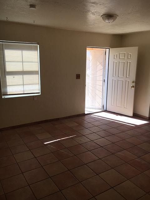 1st image of 2124 E Parkway Dr