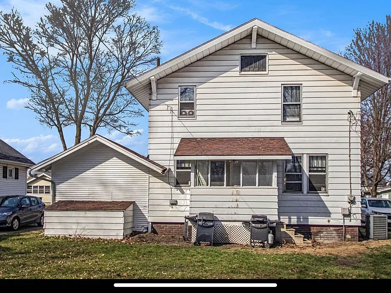 1011 Maple Row — Photo 13