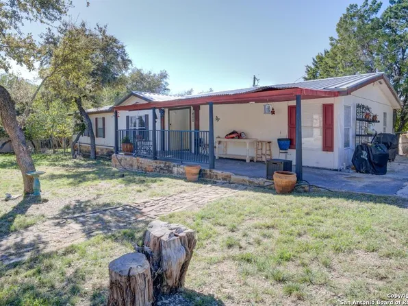 1400 Elmhurst Dr., Lakehills, TX 78063