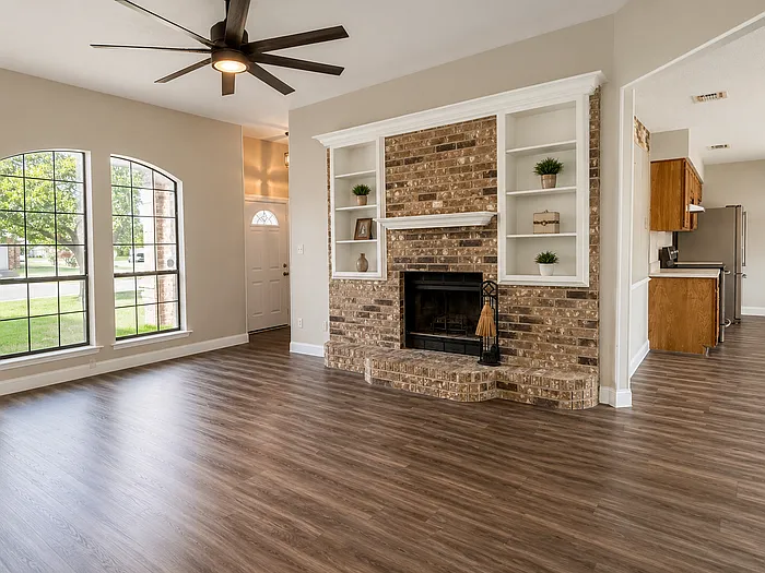 349 Schumacher Dr — Photo 3