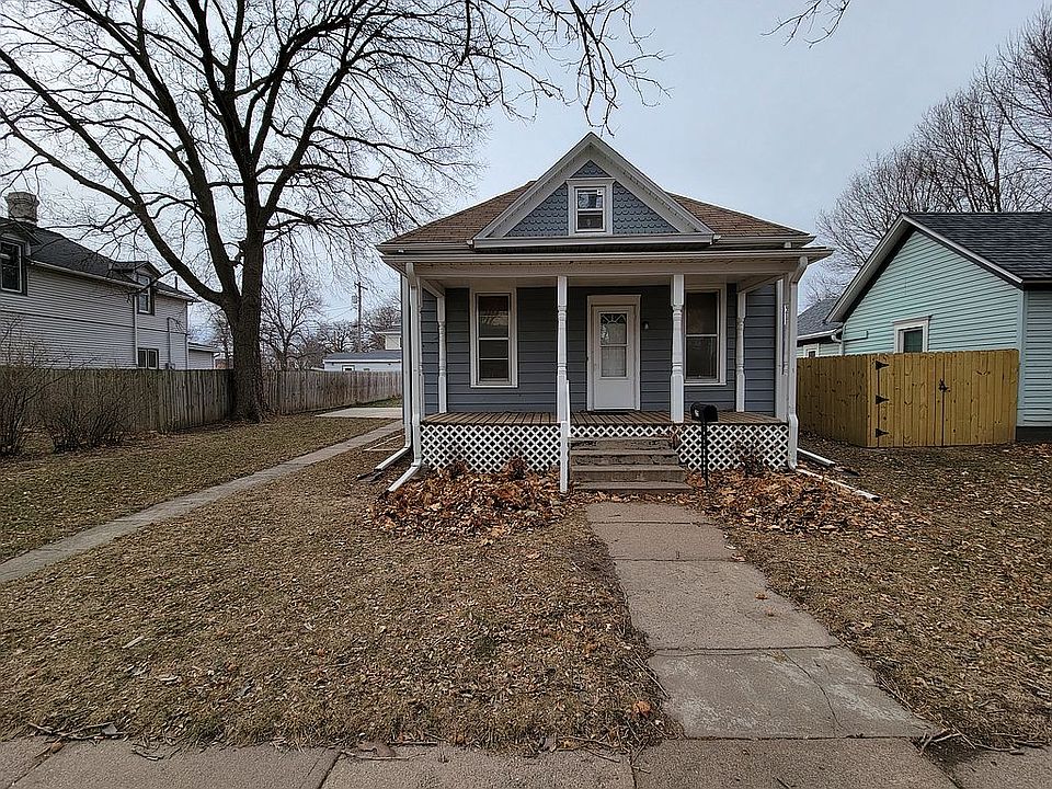 1st image of 325 N 1st St