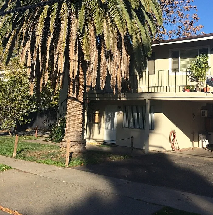 204 4th St photo 1