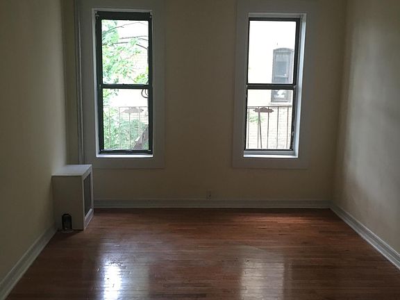 4th image of 921 E 179th St APT 1C