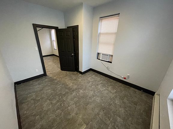 3rd image of 941 Fteley Ave #1