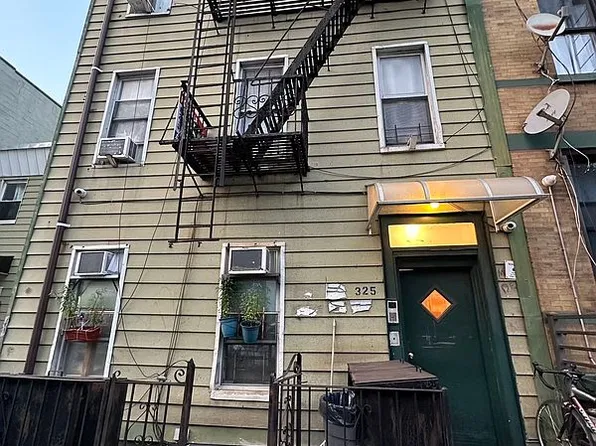 325 37th St #1, Brooklyn, NY 11232