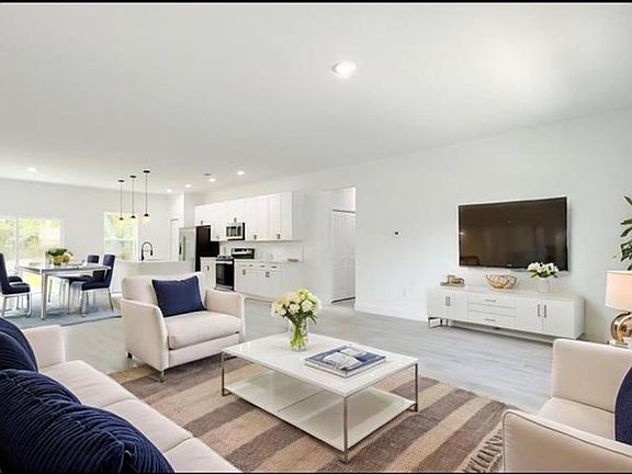 4th image of 5669 N CLAREMONT DRIVE