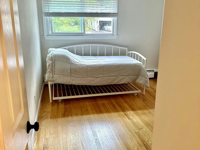 16 Lakewood Ter — Photo 9