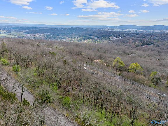 4th image of 2214 Governors Bend Rd SE