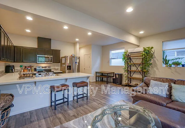 2023 NE Four Seasons Ln — Photo 7