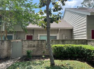 7075 Greenway Chase St, Houston, TX 77072