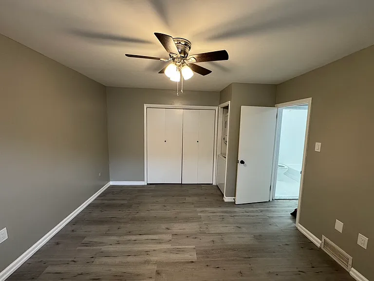 1134 E Mount Airy Ave #2 — Photo 14