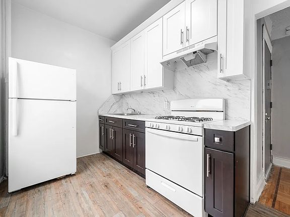 2nd image of 880 47th St APT D9