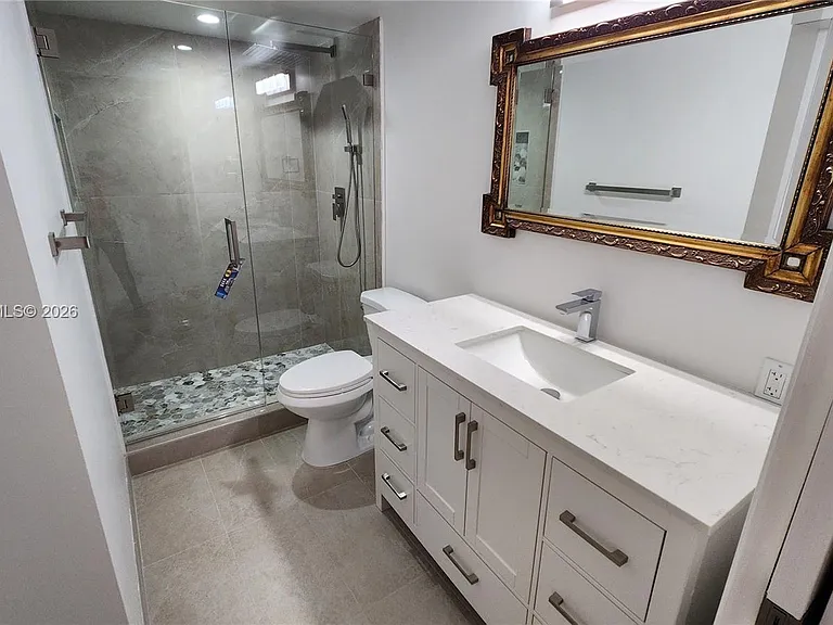 2403 Antigua Cir #L2 — Photo 15
