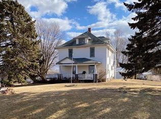 53695 Rosewood Rd, Walnut, IA 51577