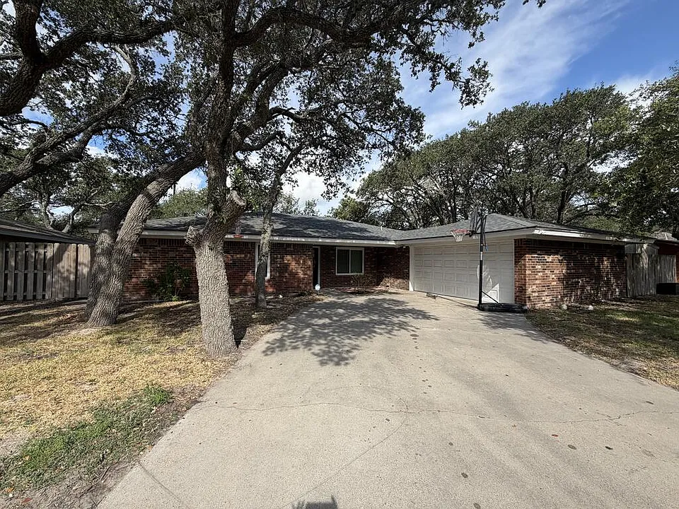 1425 W Paisano Dr