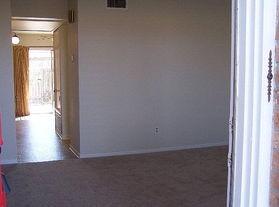 5th image of 211 W Ailsie Ave