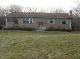 13 Charles St, Cecil, PA 15321