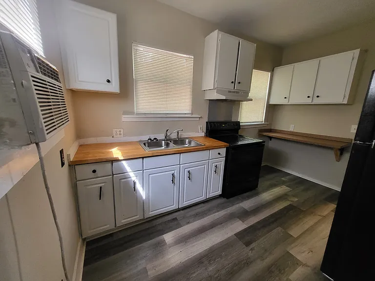 234 E 18th St #234 — Photo 2