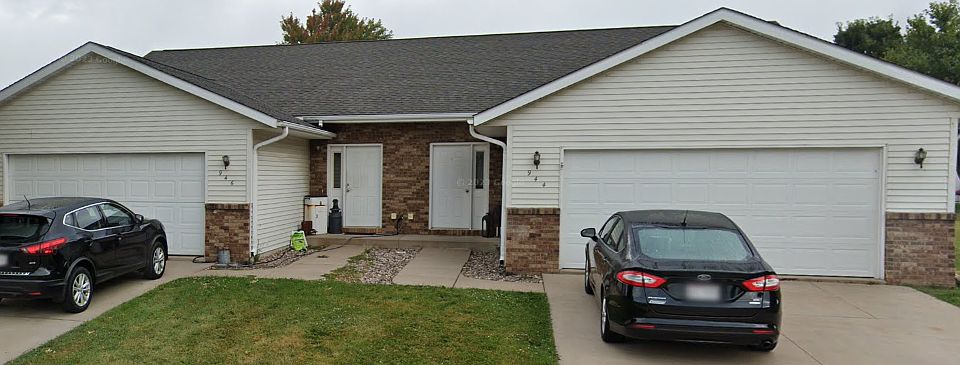 1st image of 946 Daffodil St