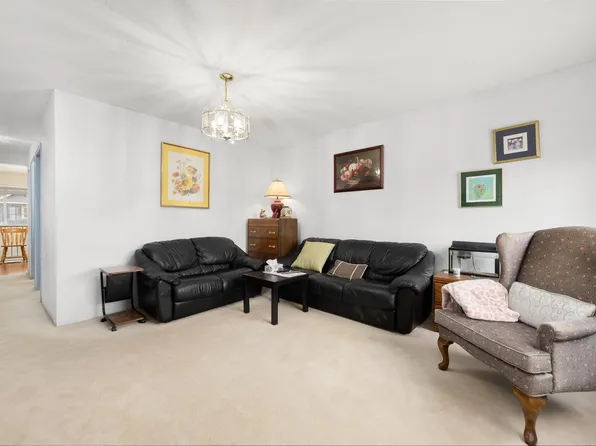 4240 Dundas St, Burnaby, BC V5C 1B1