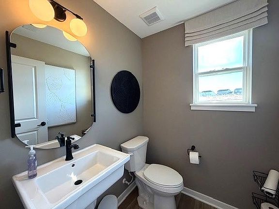 5th image of 1782 Tamarack Rd