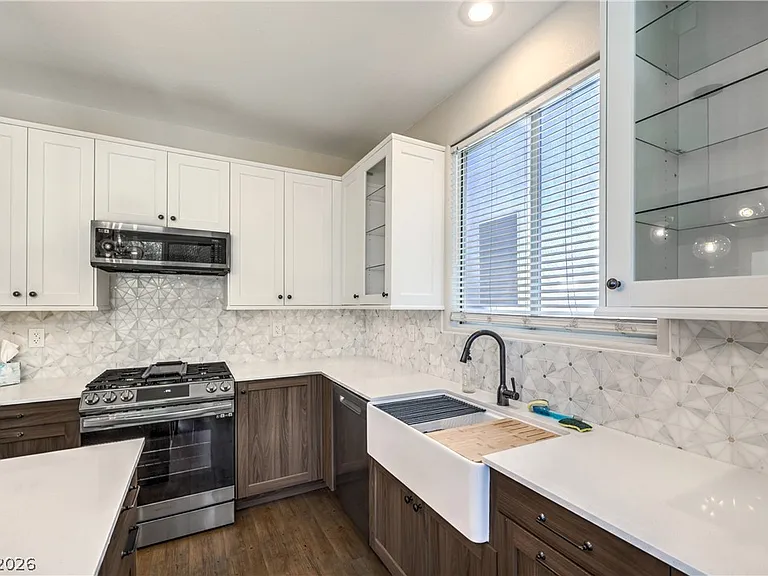 10650 Streamside Ave — Photo 8