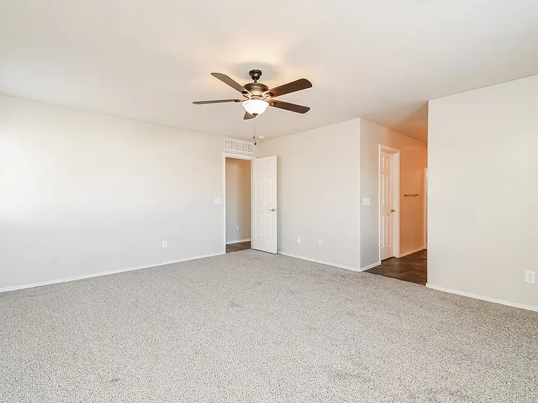 1726 E Bradstock Way — Photo 9