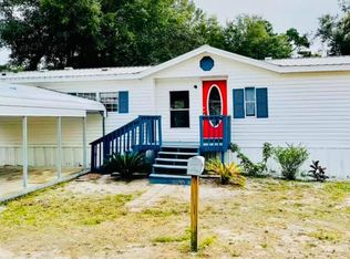 811 Avenue F, Carrabelle, FL 32322