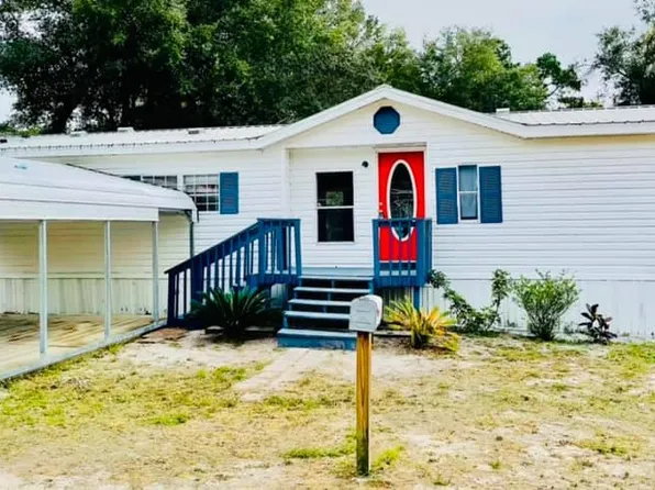 811 Avenue F, Carrabelle, FL 32322