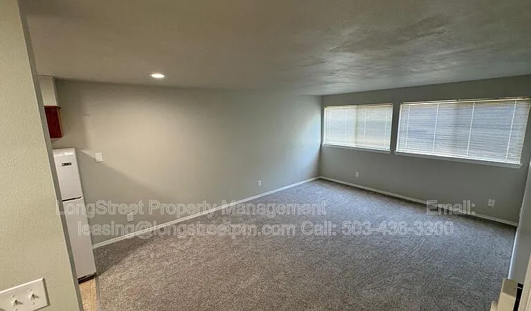 915 SW Adams Ave #7 — Photo 7