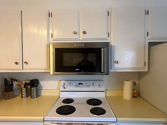 3rd image of 3344 Sandy Way APT 27