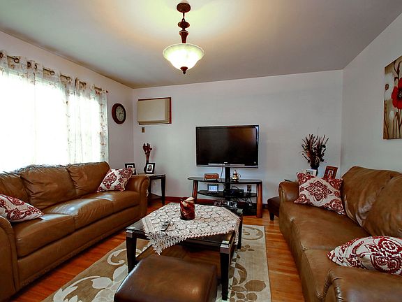1st Flr Living Room