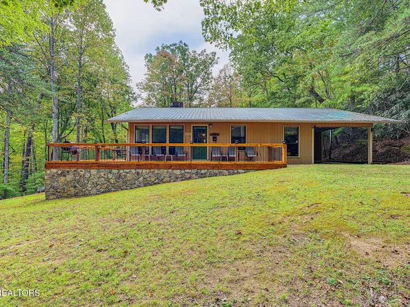 4222 Fox Hunters Ln, Sevierville, TN 37876