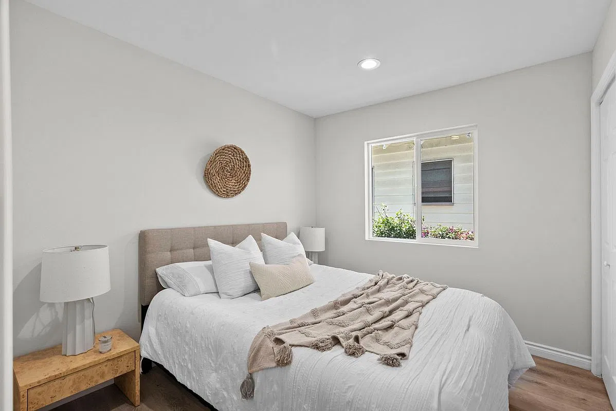 2 bed, 1.0 bath, 1000 sqft, $3,600 — Photo 4
