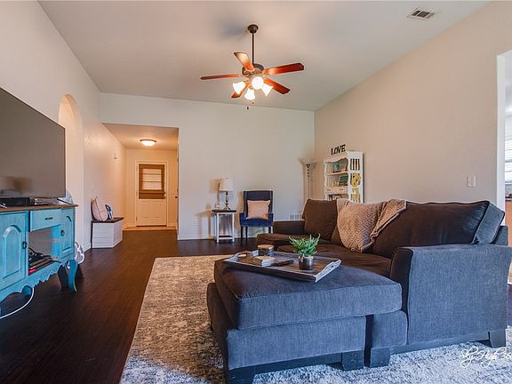 5th image of 2474 Harris Dr