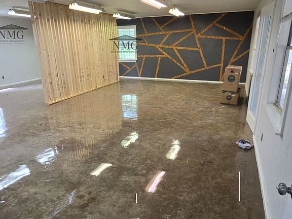 3rd image of 945 Park Ln Unit 2