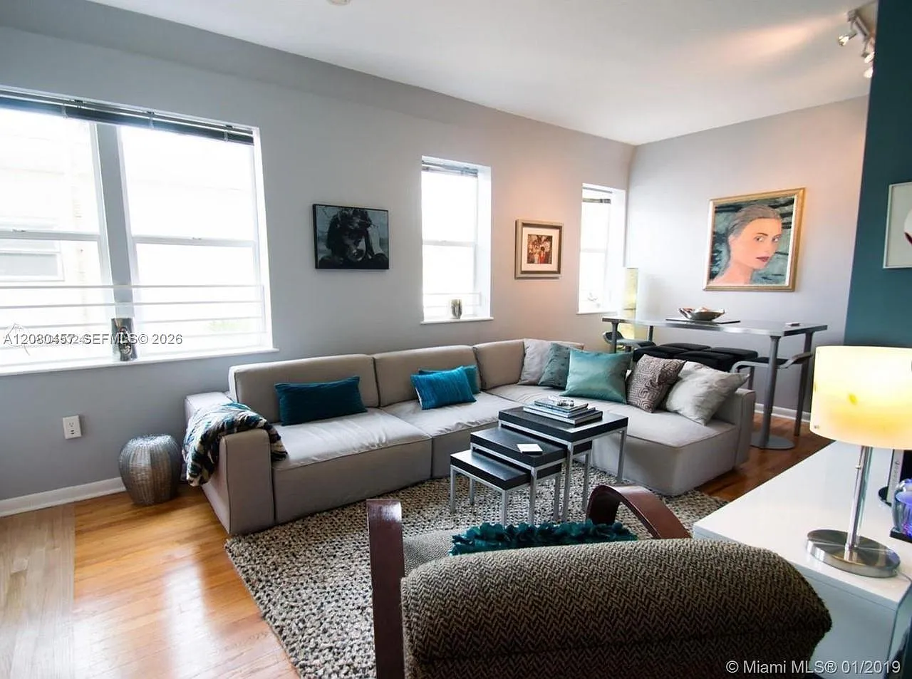 Hamilton Condo — Photo 1