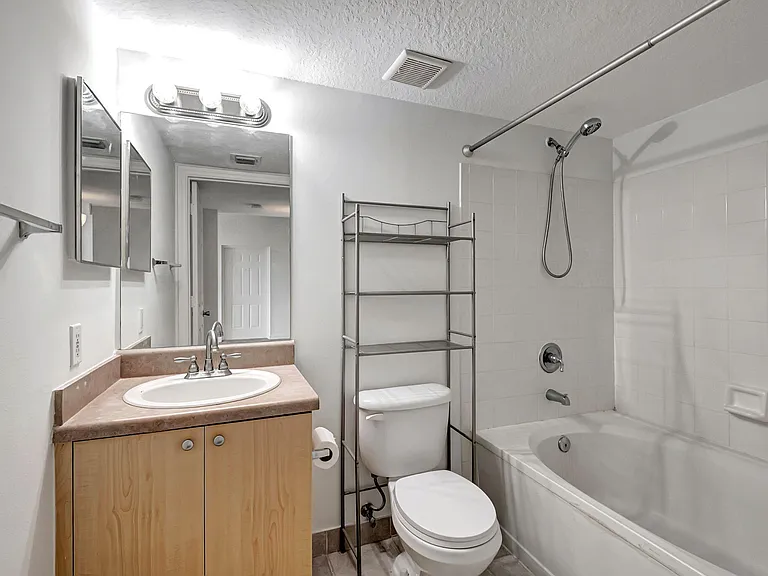 920 Villa Cir — Photo 21