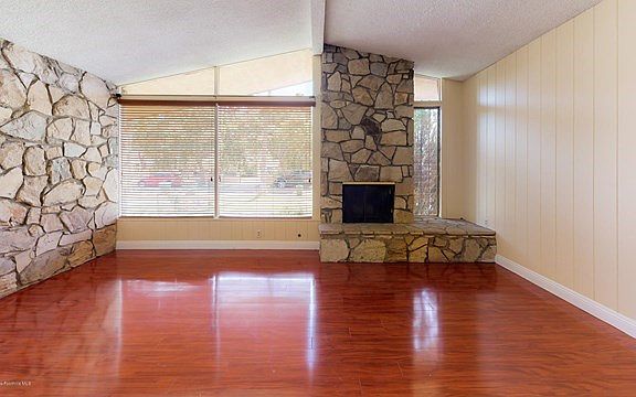 03 Living Room (2)