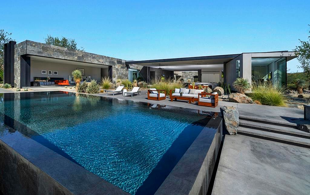 74305 Desert Oasis Trl