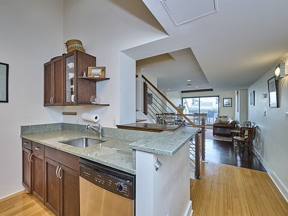 3rd image of 42 8th St APT 2511