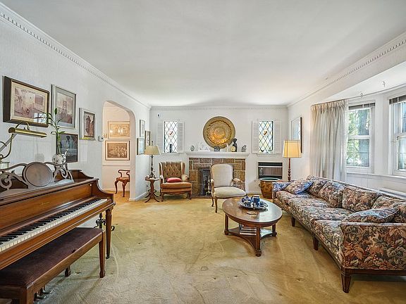 4th image of 8153 190th St