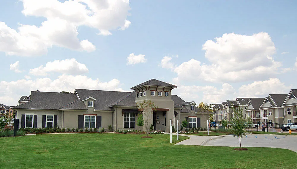 Riverscape Apartment Homes — Photo 2
