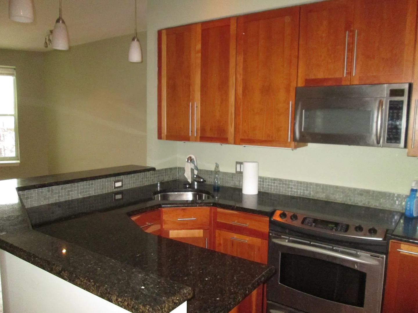Prime Location! Fabulous 2 bed 2 bath along the U Street Corridor at 16th St NW — Photo 4