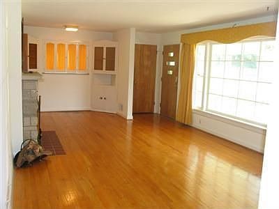 5th image of 1052 Rosetree Ln