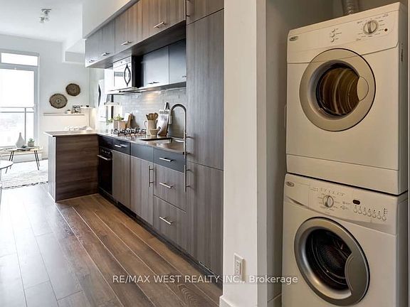 4th image of 205 Manning Ave #413