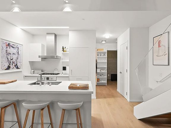 5th image of 450 Hayes St Unit 1D