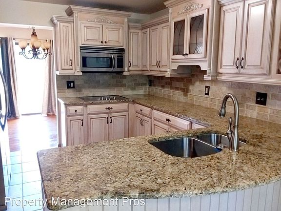 4th image of 5657 Hillcrest Cir E #1