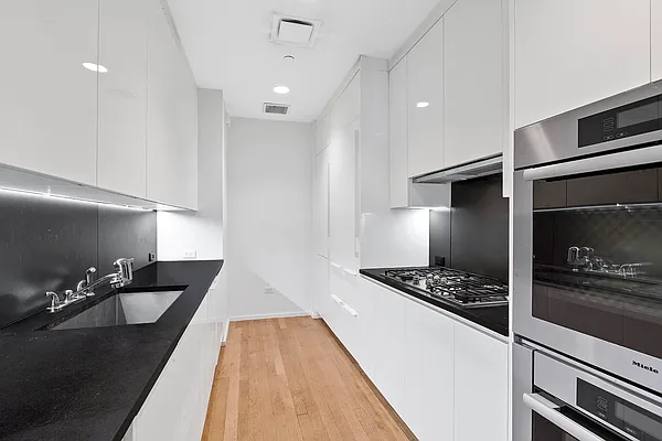 Rented by Corcoran | media 15