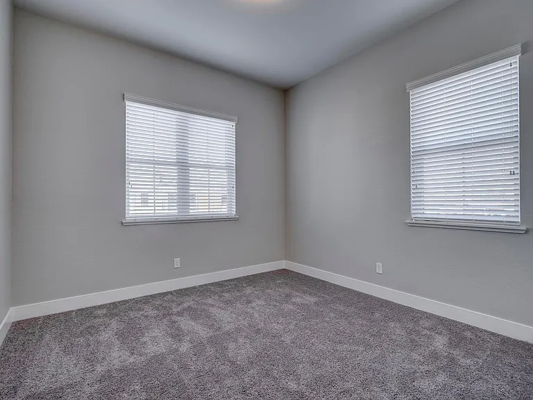 924 Solarium Dr — Photo 27